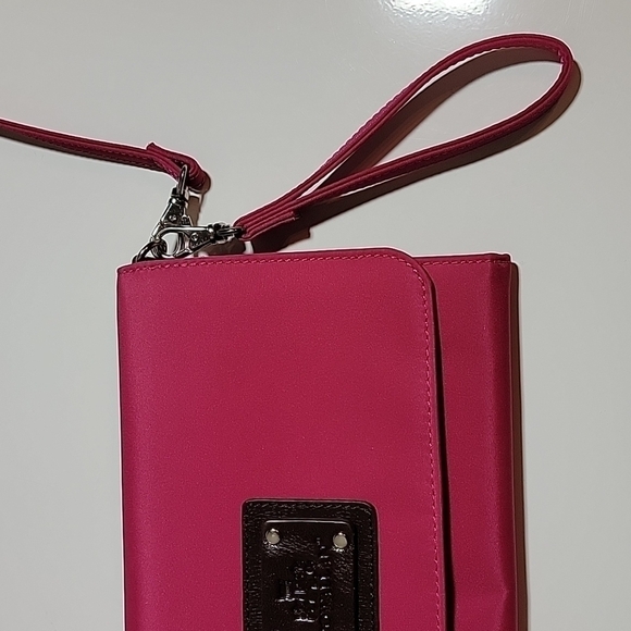 Rowallan of Scotland "SEDONA" Raspberry Nylon Crossbody Convertible Clutch Purse - Picture 8 of 12